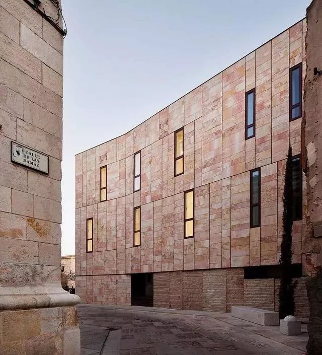 石材有色差？尾款收不回來，應該把這個給甲方看看