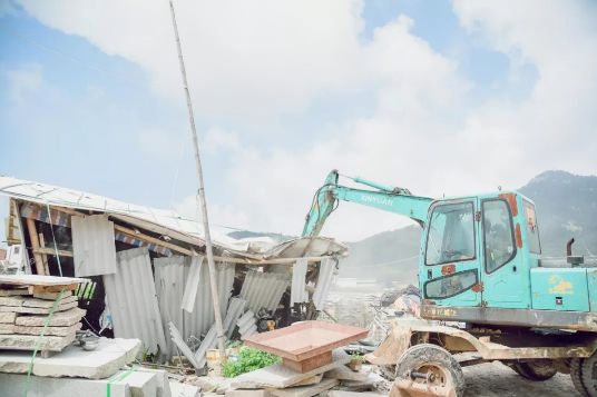 南安市石井鎮“重拳出擊”:取締“三無”石材加工廠,拆除面積總計1670平方米