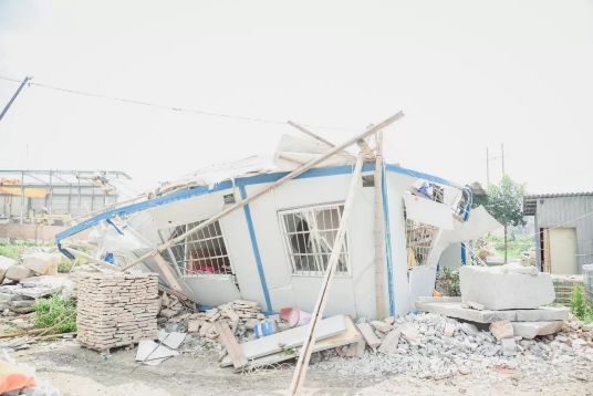 南安市石井鎮“重拳出擊”:取締“三無”石材加工廠,拆除面積總計1670平方米