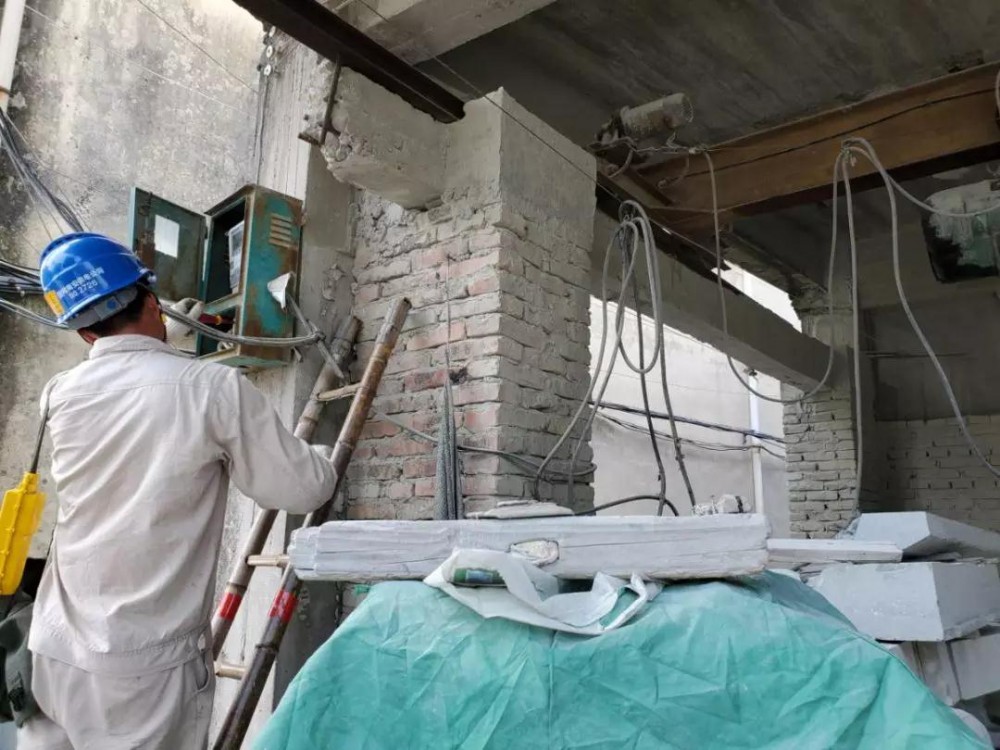 南安市詩山鎮、樂峰鎮查處轄區內的“三無”石材廠