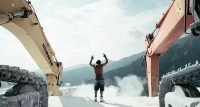 電影《Il Capo(當家之主)》講述采石人對大理石的采集過程