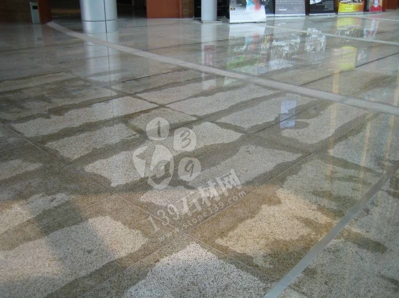 濕鋪石材后水漬長久不干