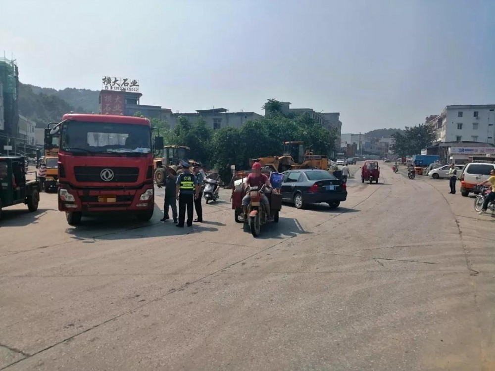 廣東封開花石材產地整治石材交通運輸問題