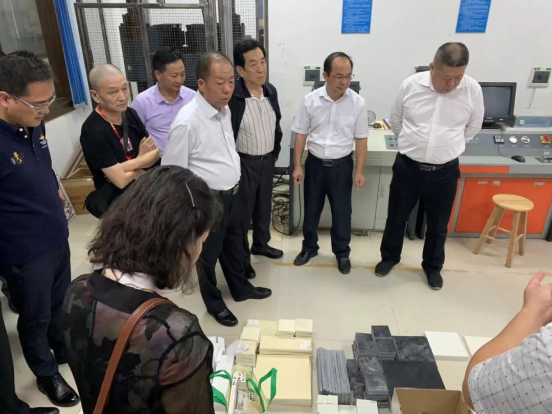 被譽(yù)為“石材世界之窗”的《國(guó)家石材數(shù)據(jù)庫(kù)》建于廣東云浮