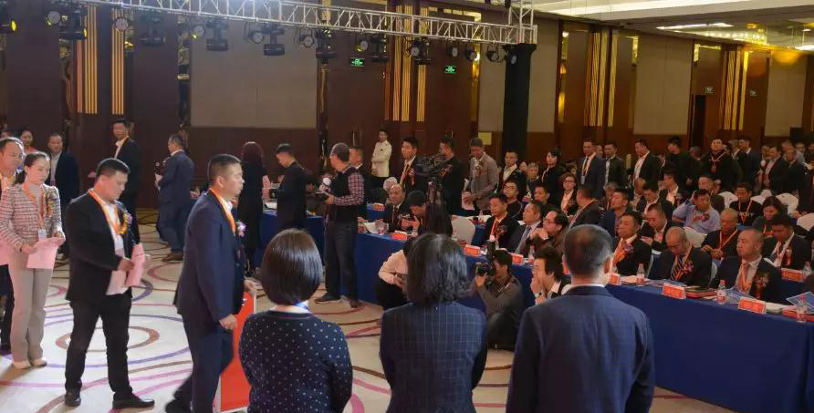 華輝石材股份董事長王清安當(dāng)選全國工商聯(lián)石材業(yè)商會(huì)第四屆理事會(huì)首任輪值會(huì)長