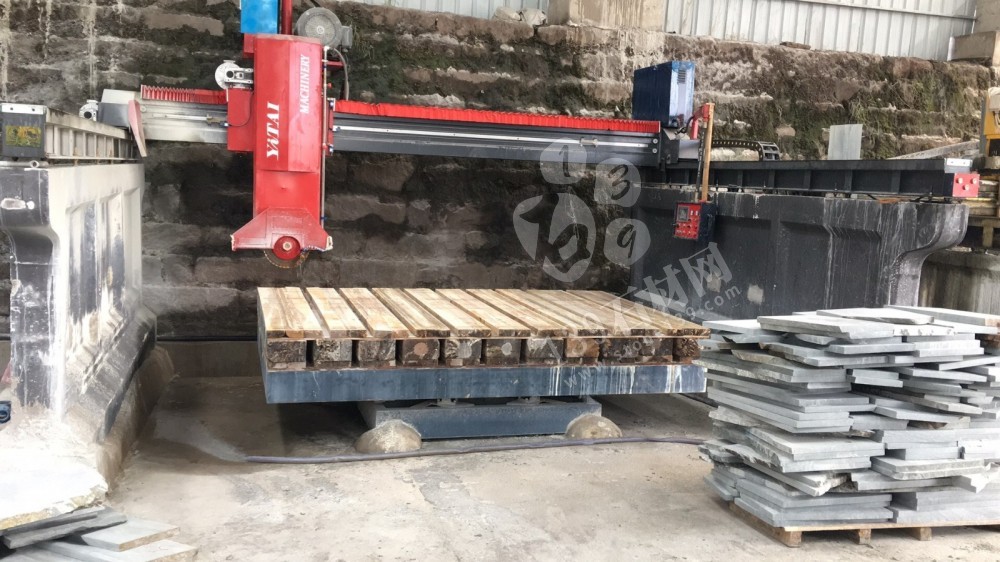 四川茗源石材主要經營萬源青石、欄桿護欄、路沿石、市政工程青石訂單