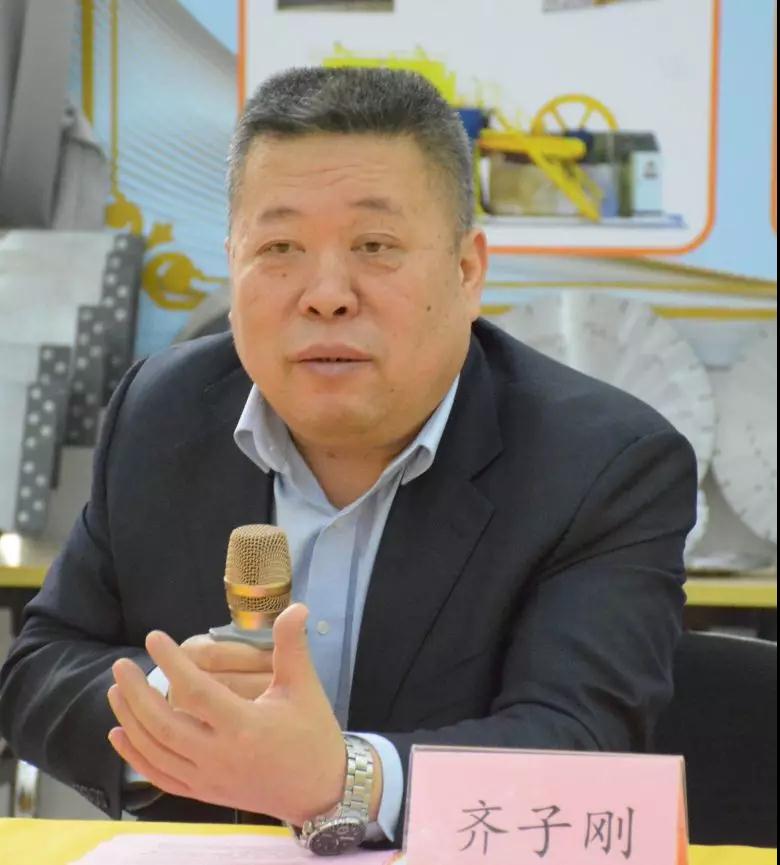 中國石材機(jī)械輔料產(chǎn)業(yè)發(fā)展專家研討會(huì)在水頭召開