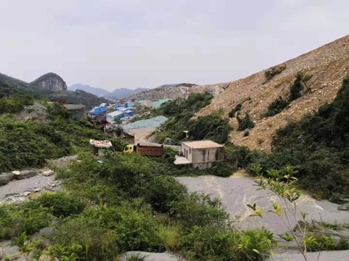 四川達州大竹縣、渠縣交界露天采石場開采無序,被督察組點名通報