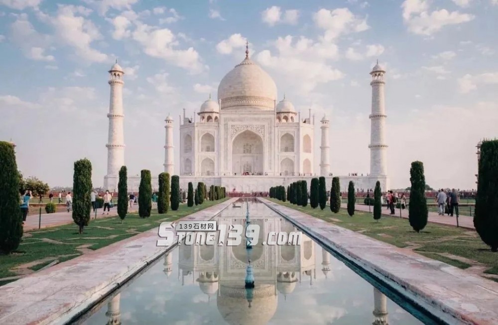 疫情風(fēng)暴下進(jìn)口石材漲價(jià)潮:黑金沙,印度紅等有的荒料飆升600元以上!