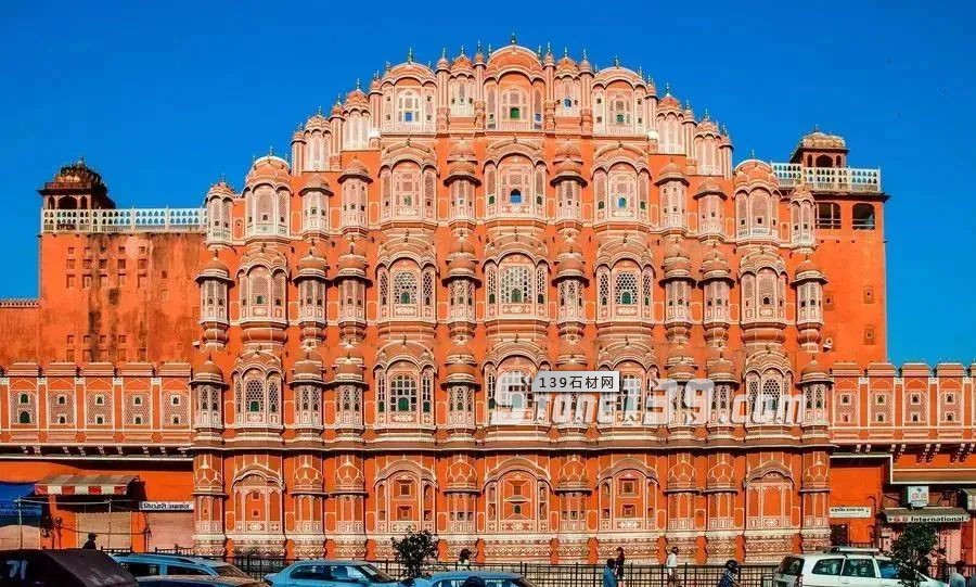 疫情風(fēng)暴下進(jìn)口石材漲價(jià)潮:黑金沙,印度紅等有的荒料飆升600元以上!