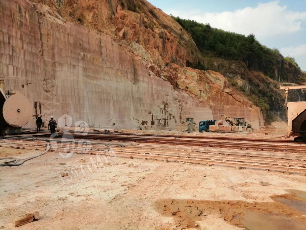 江西紅色花崗巖外墻別墅應用 彰顯尊貴就是要不一樣的紅（光澤紅映山紅）