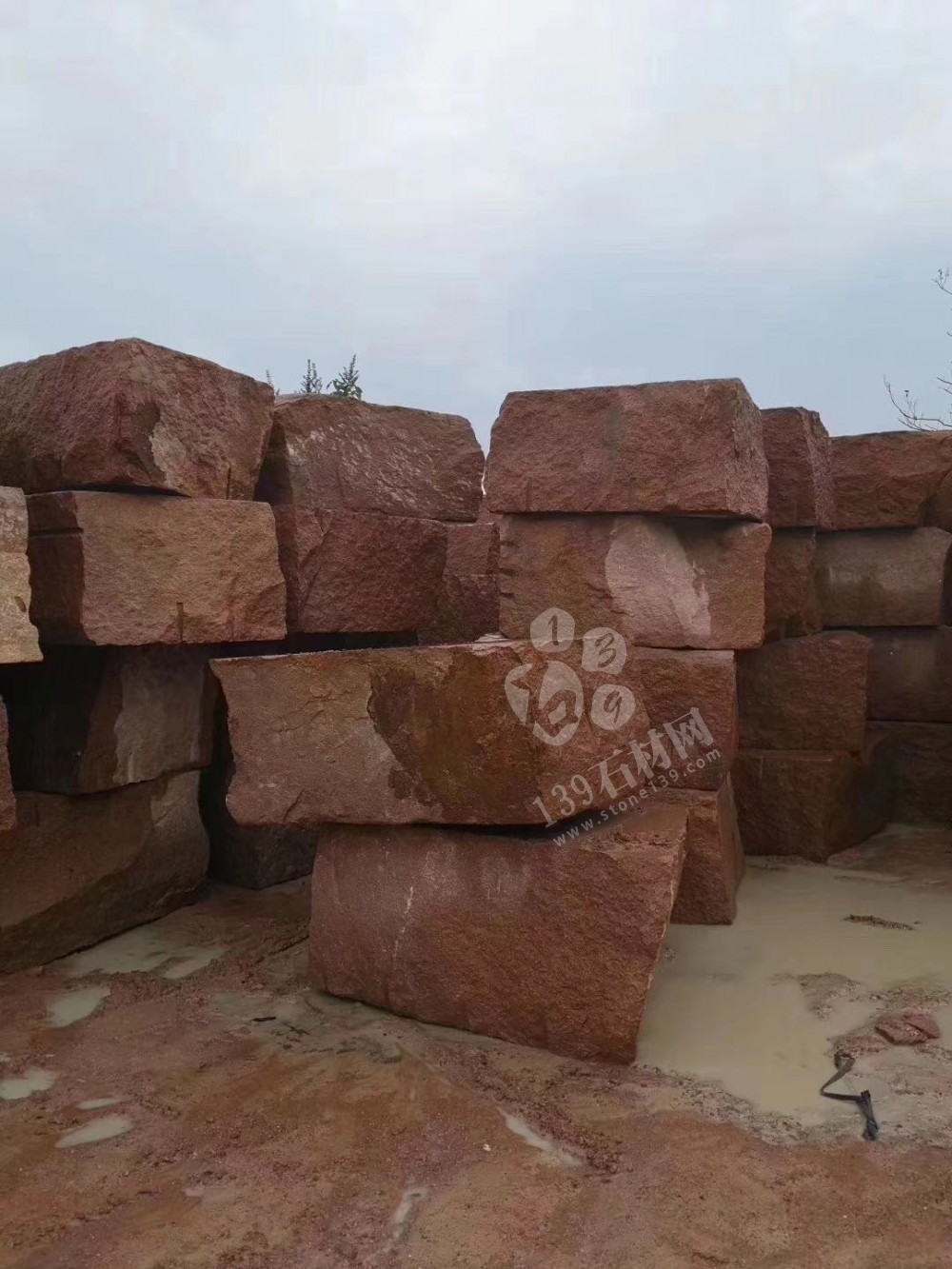 江西紅色花崗巖外墻別墅應用 彰顯尊貴就是要不一樣的紅（光澤紅映山紅）