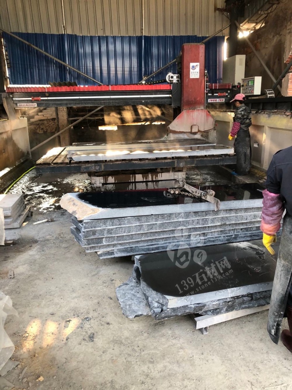 【廣西博洪石業】主營博白黑-猶如黑色夜空中金星在閃動