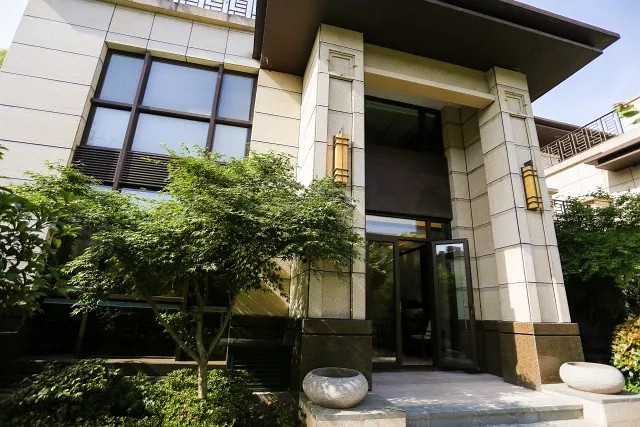 別墅外墻為何選石材(花崗巖)?經歷百年,石材外墻風采依舊