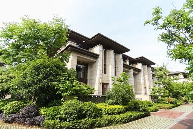 別墅外墻為何選石材(花崗巖)?經歷百年,石材外墻風采依舊