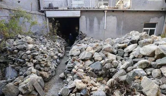 湛江雷州市自然資源局依法拆除13處違法石材場,附湛江黑石欣賞!