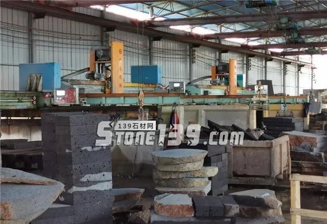 湛江雷州市自然資源局依法拆除13處違法石材場,附湛江黑石欣賞!