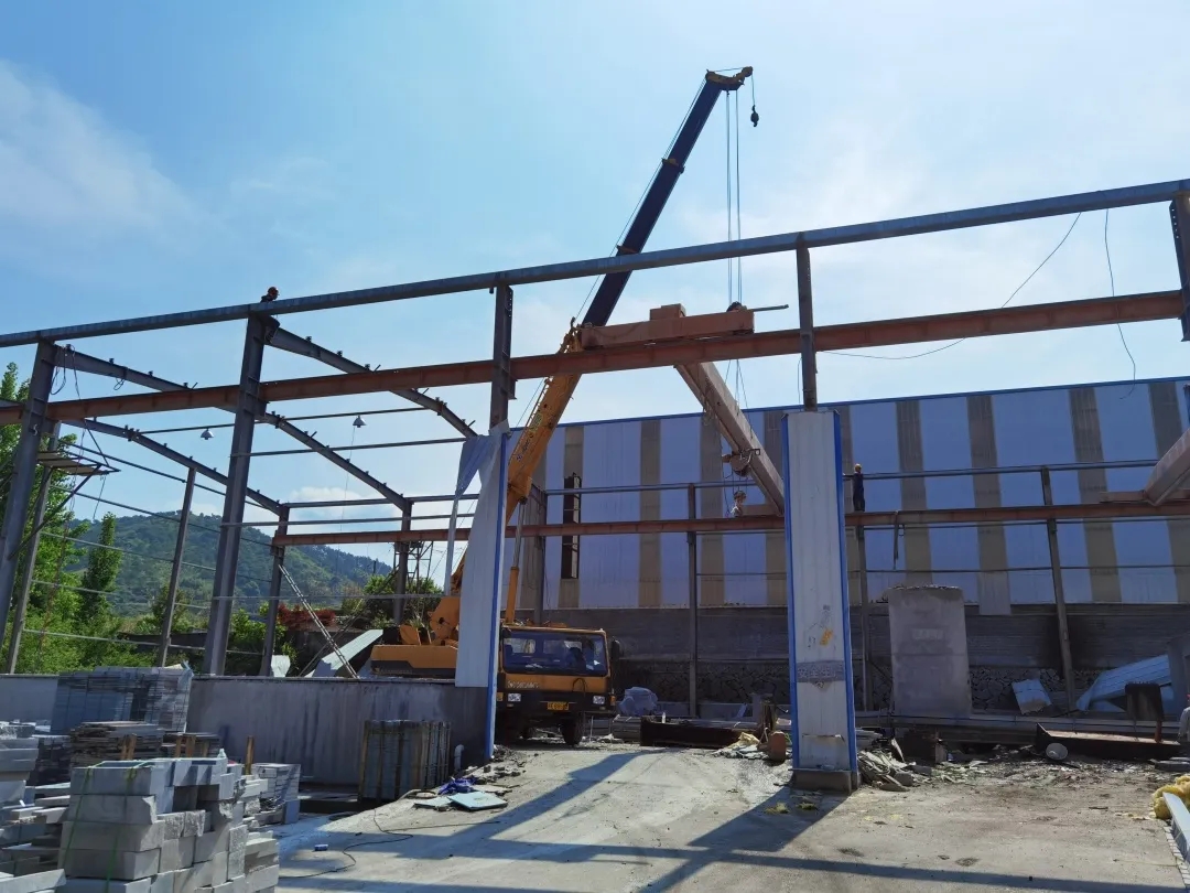 （浙江654產地）桐廬縣鐘山鄉繼續開展石材行業整治，推進石材企業拆除工作