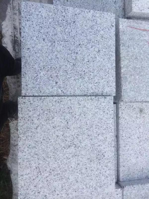 【圣輝石材】主營新老礦的芝麻黑、芝麻灰、芝麻白、銹石、蝦紅、泉州紅