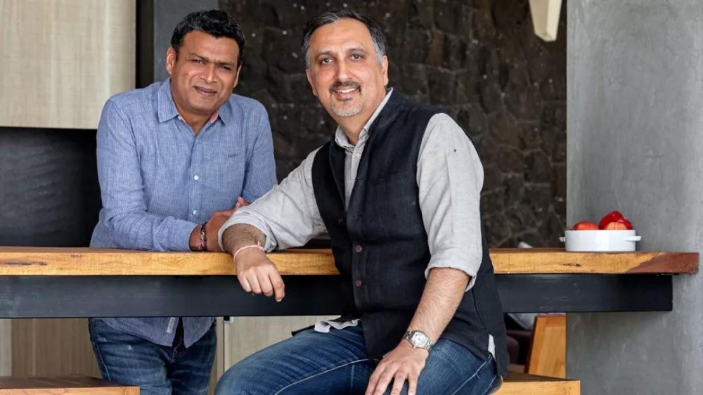 未經打磨的黑色玄武石，還原建筑“本色”