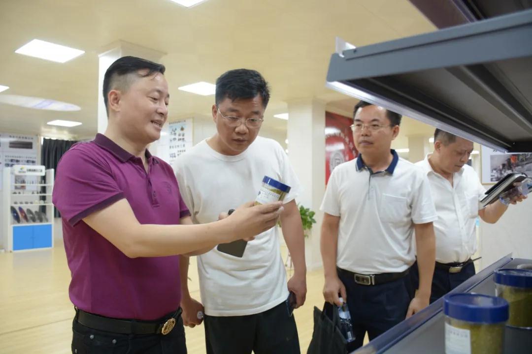 紫金礦業集團工會副主席任雨華一行到石材機械輔料產業聯合會調研