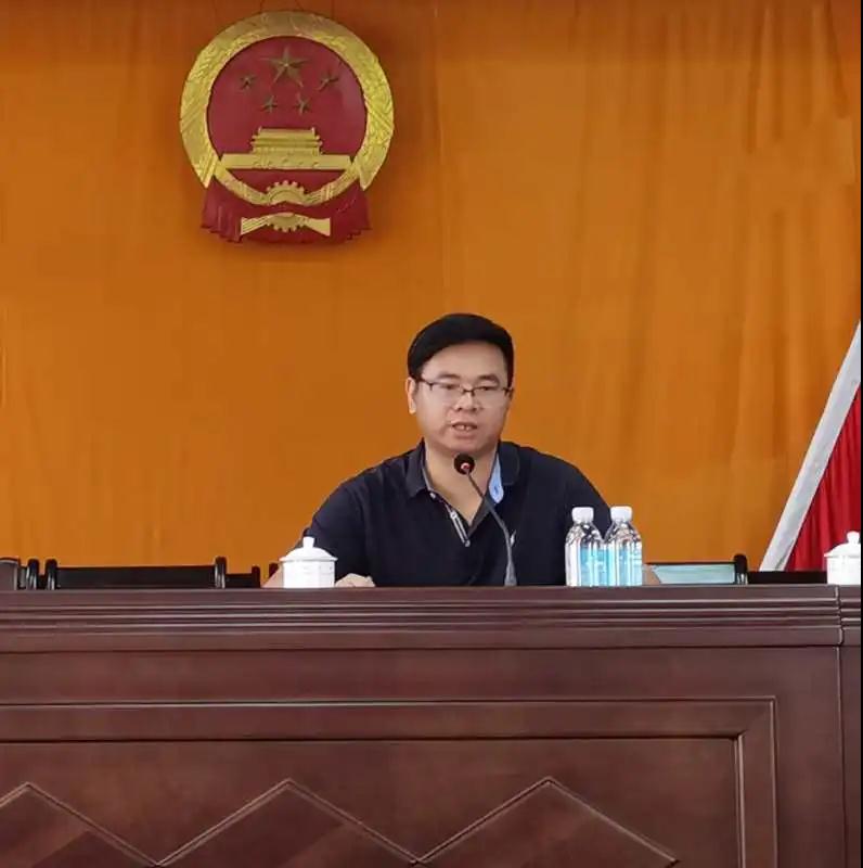 水頭鎮(zhèn)召開固定污染源排污許可發(fā)證登記工作推進(jìn)會(huì)，所有石企9月15日前完成排污證申領(lǐng)