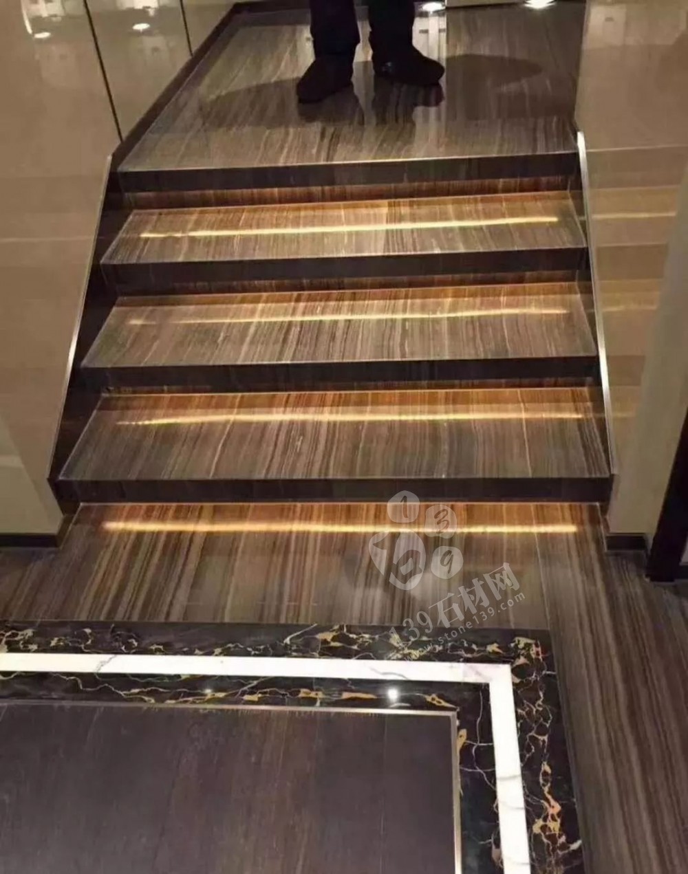 高端進(jìn)口咖啡色木紋大理石-帶您認(rèn)識(shí)奧巴馬木紋