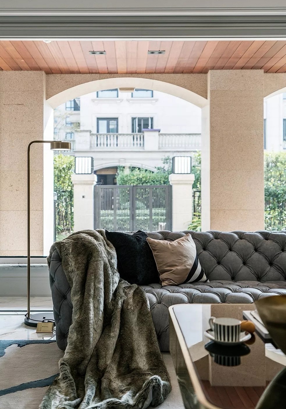 黑白大理石+金屬線，精致優雅的完美搭配