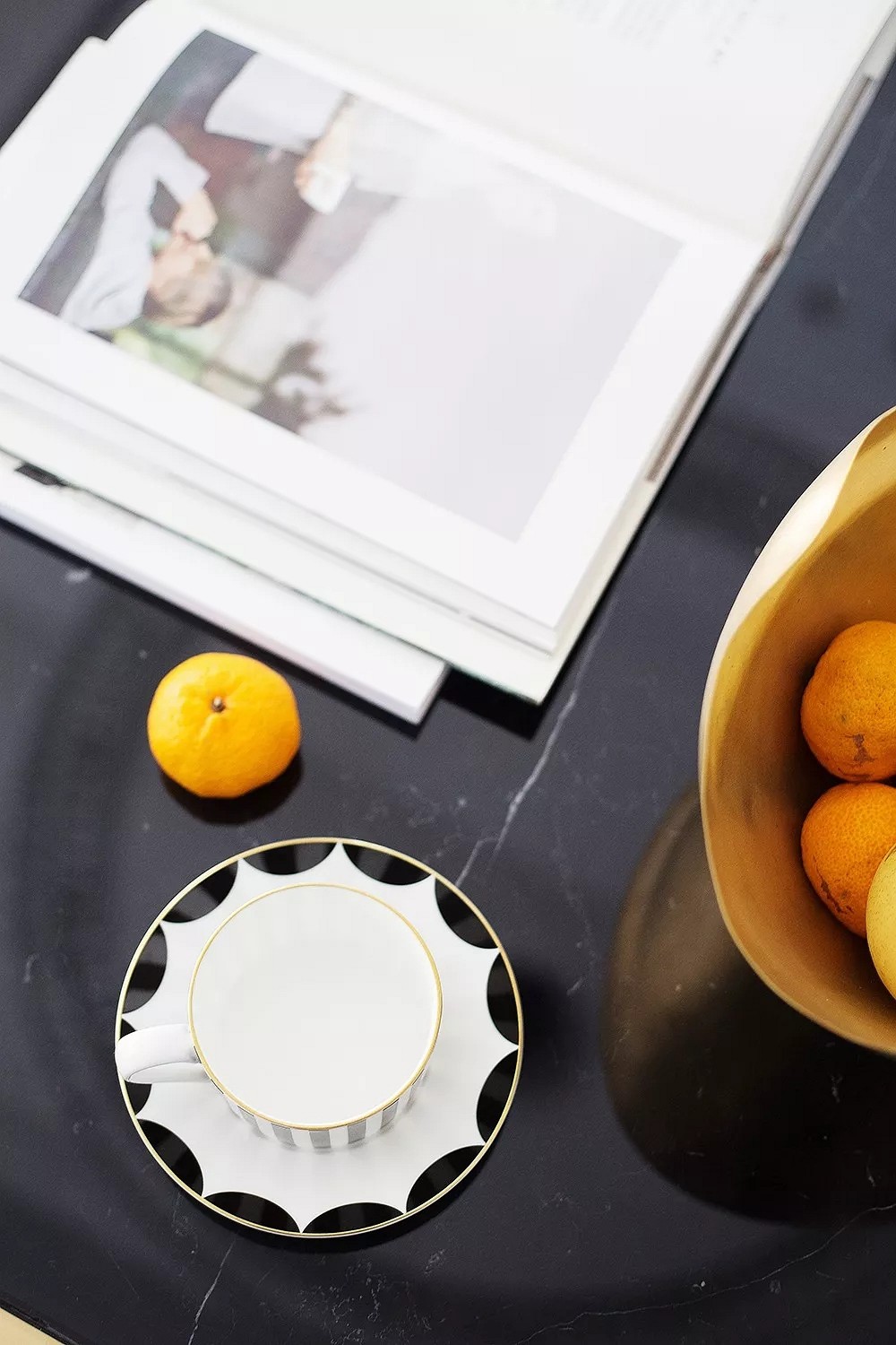 黑白大理石+金屬線，精致優雅的完美搭配