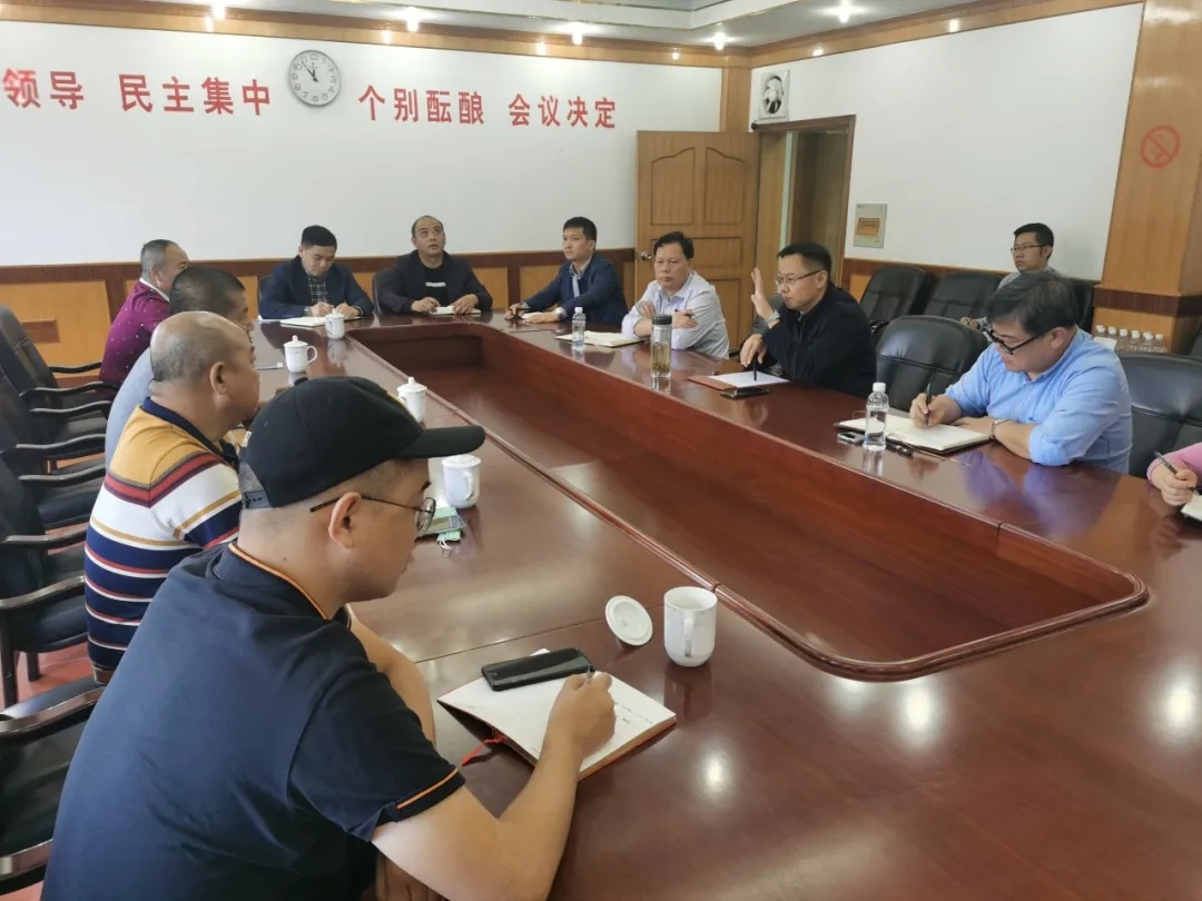 水頭鎮(zhèn)商會會長黃明經(jīng)帶隊考察調(diào)研灌陽(廣西黑白根產(chǎn)地)石材產(chǎn)業(yè)