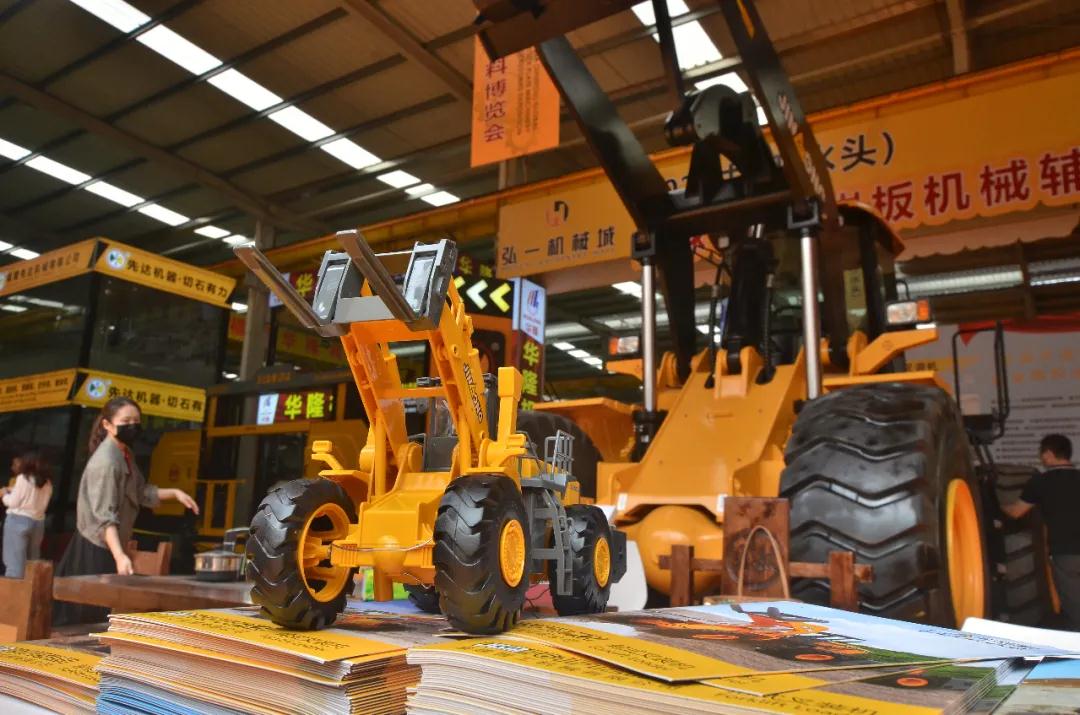 2020中國(水頭)全球石材/巖板機(jī)械輔料博覽會盛大開幕