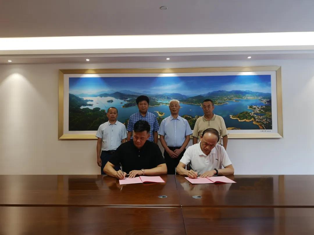 【石界大愛】近期，眾多石企認捐數千萬，用于開展扶貧濟困、文化教育等慈善公益活動