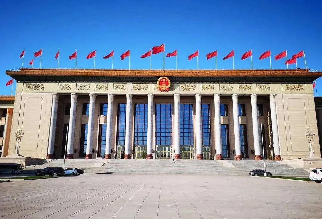 銹石花崗巖,一種低調(diào)內(nèi)斂的石材