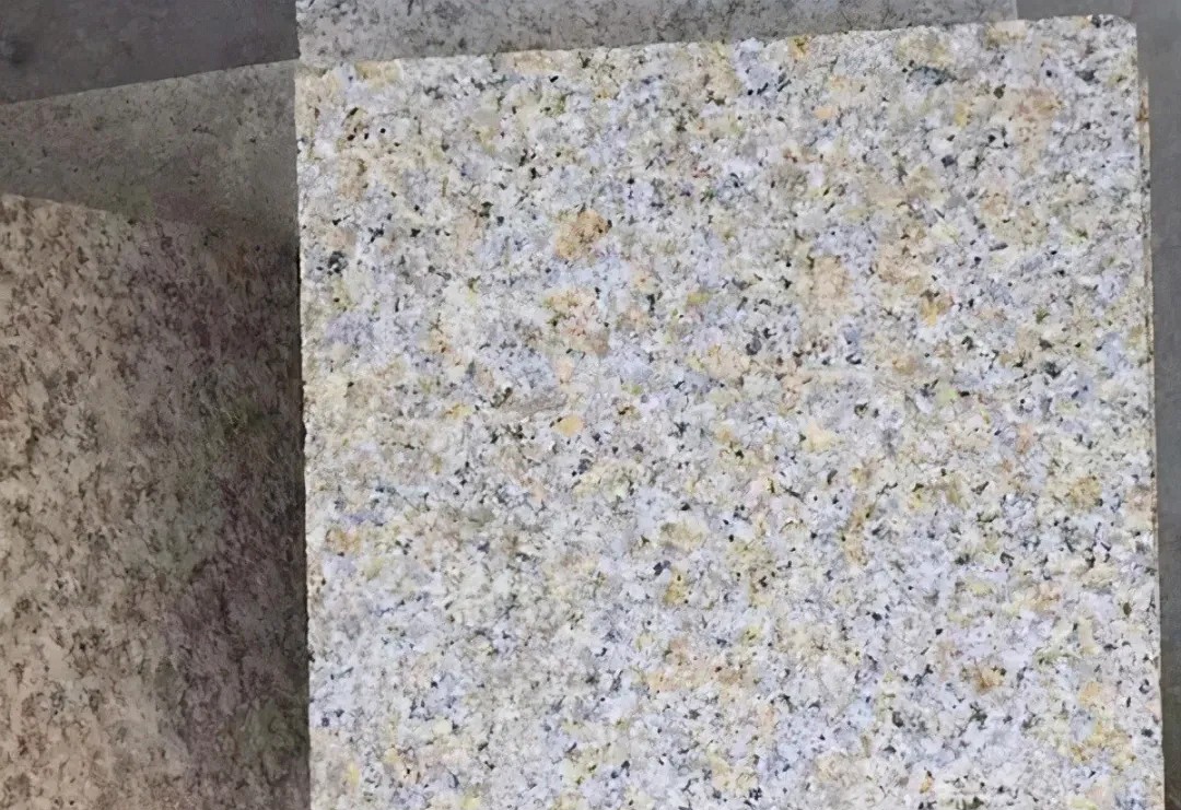 銹石花崗巖,一種低調(diào)內(nèi)斂的石材