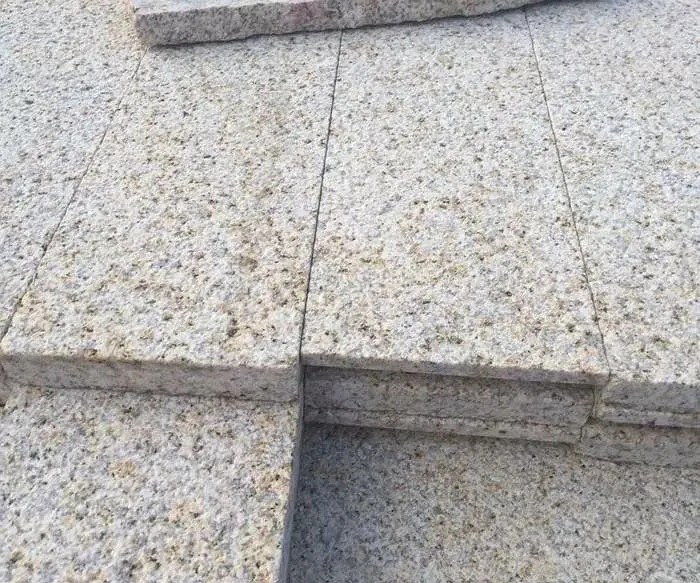 銹石花崗巖,一種低調(diào)內(nèi)斂的石材