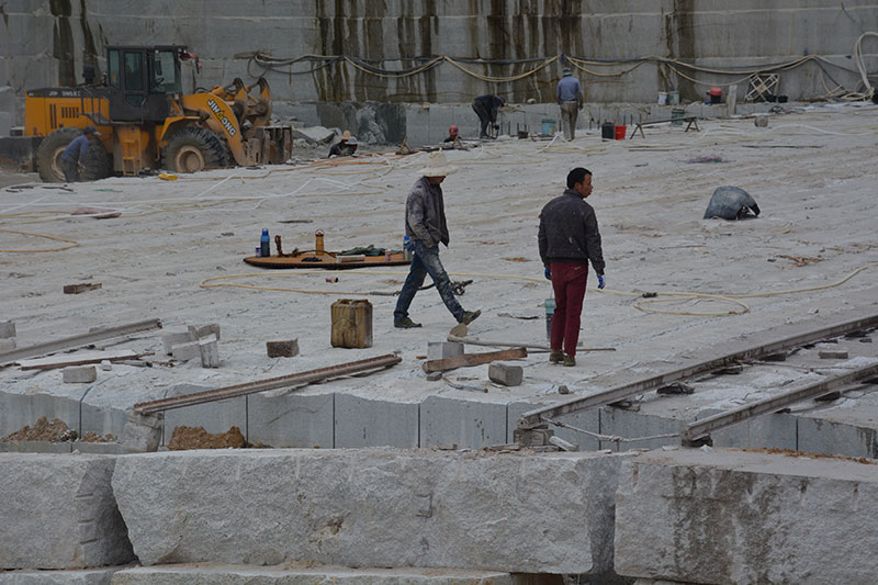 花崗巖礦山開采現場
