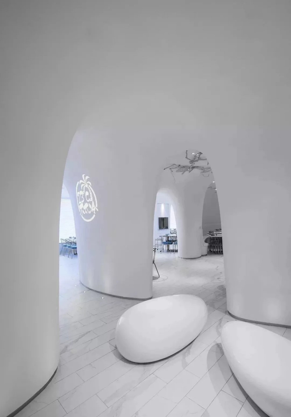 欣賞爵士白大理石裝飾的上海火鍋店餐廳