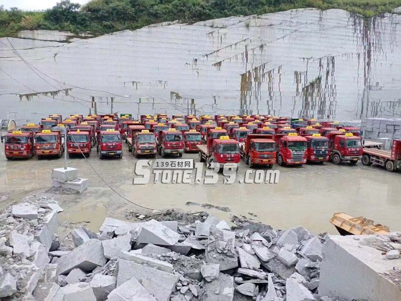 未來(lái)石材礦山生產(chǎn)中影響開(kāi)采成本的因素有哪些? 湖南芝麻灰花崗巖礦山