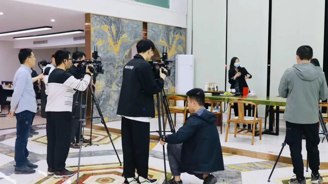 大開眼界!石尚路 我們帶你走進(jìn)水頭鵬翔石材城宏星玉石館直播玉石古典美