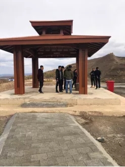 北京市建設工程物資協會建筑石材分會帶領專家到承德地區礦山進行實地考查