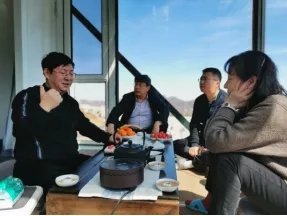 北京市建設工程物資協會建筑石材分會帶領專家到承德地區礦山進行實地考查