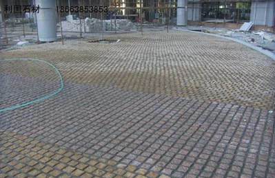 花崗巖地鋪：冰裂紋vs馬蹄石，哪種鋪裝效果好看？