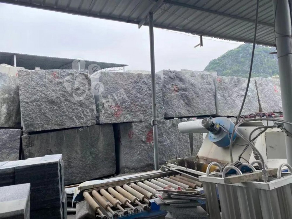 【榮興石材】主營廣西芝麻黑(鐘山青)