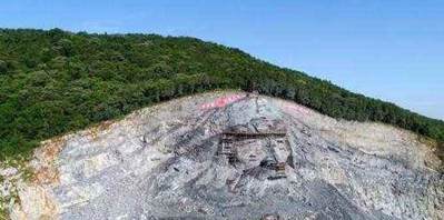 湖北“變廢為寶”,花2.5億改廢棄采石場,建成我國最大山體雕像,當(dāng)?shù)厝耍汉苡幸饬x
