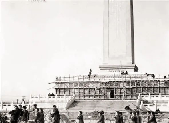 67年前,94噸的人民英雄紀(jì)念碑碑心石,是怎么從山東運(yùn)到北京的,有多難?