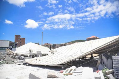 重拳出擊!南安市石井鎮開展石材企業污染整治行動,對三無石材廠機臺進行破壞處理