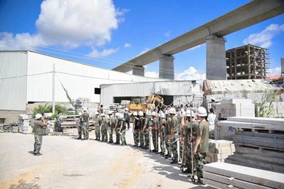 重拳出擊!南安市石井鎮開展石材企業污染整治行動,對三無石材廠機臺進行破壞處理