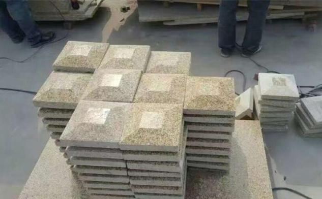 【南陽金泰石業(yè)】主營河南黃金麻、河南黃銹石方城芝麻白花崗巖園林工程配套用石