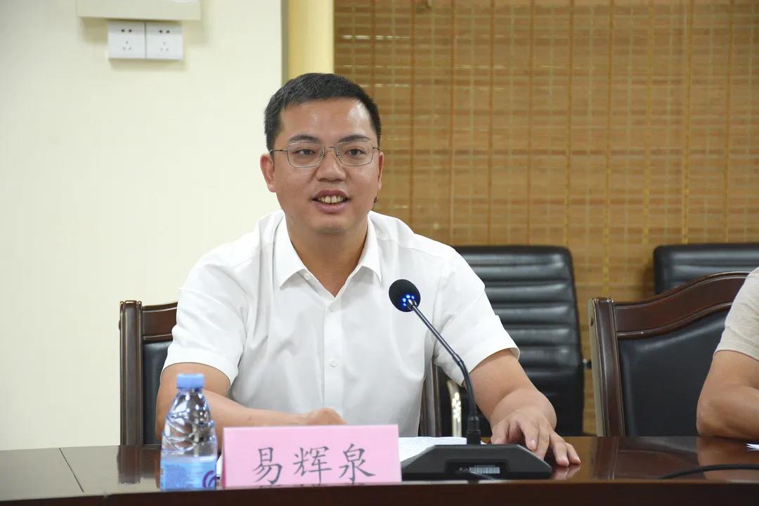 新疆奇臺縣委副書記、縣長劉強一行到訪南安市石材協會