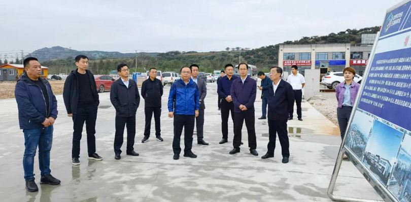 考察幾大知名花崗巖產(chǎn)區(qū)，把中部（麻城）石材產(chǎn)業(yè)園建成中國臨礦產(chǎn)業(yè)集群標(biāo)桿園區(qū)達(dá)成共識(shí)